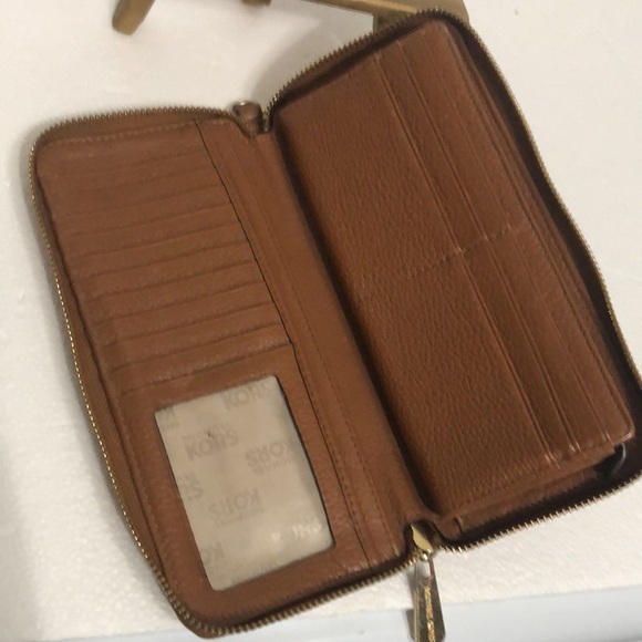 Michael Kors Leather Zip Wallet - Picture 6 of 7